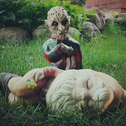 Horror Movie Garden Gnomes Killer🎁